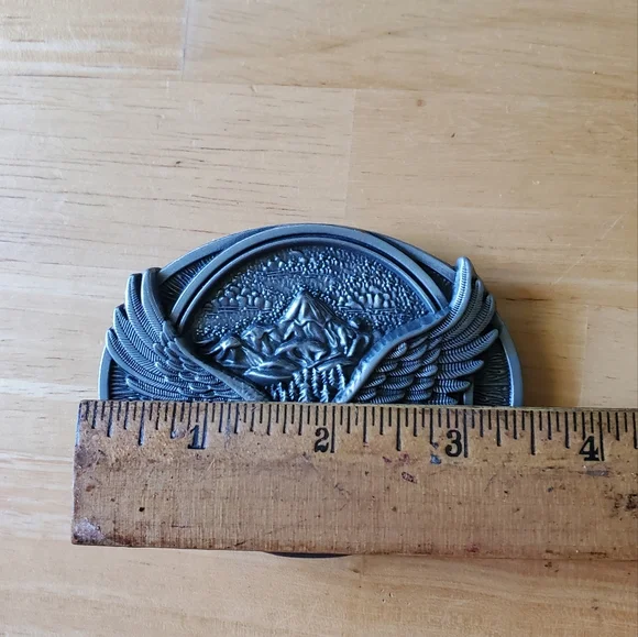 Eagle in flight, belt buckle, silvertone, bird, mountains - Picture 4 of 4